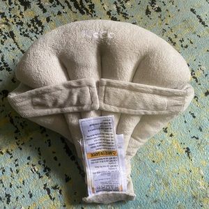 KidCo HuggaPod Portal Baby Seated Support - gray